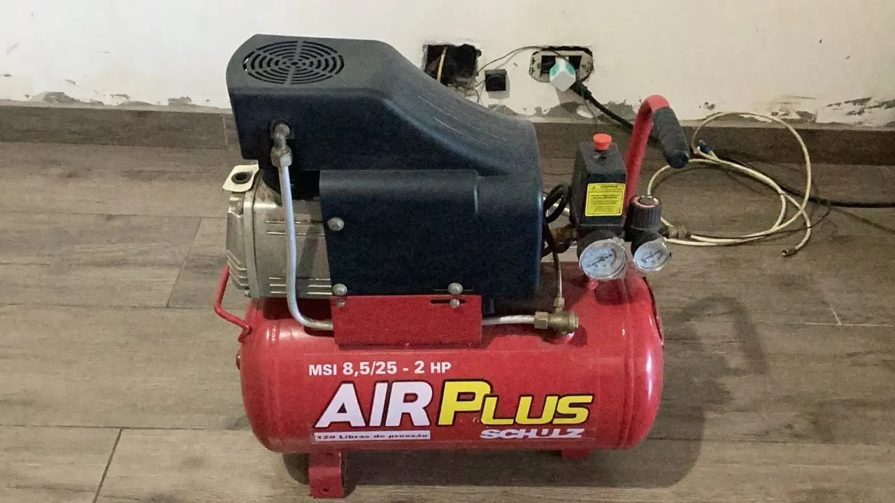 COMPRESSOR DE AR NUNCA USADO
