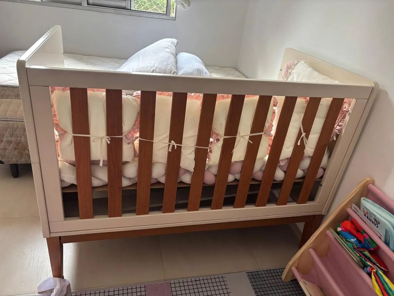 Berço que vira cama