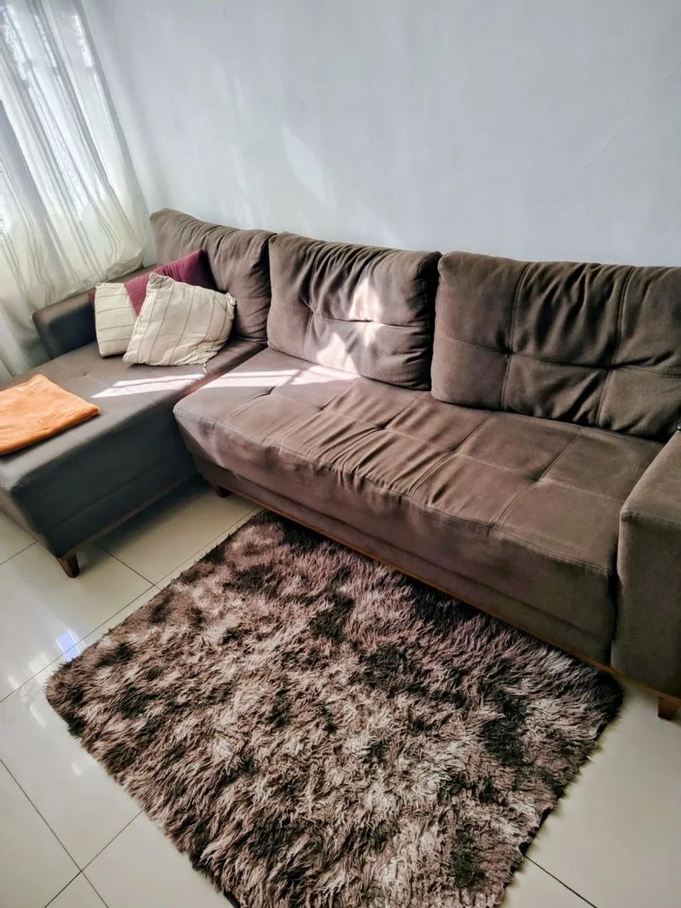 Sofá 3 lugares com chaise