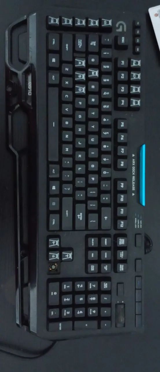 Logitech G910 Orion Spectrum RGB Mecânico ? Conservado