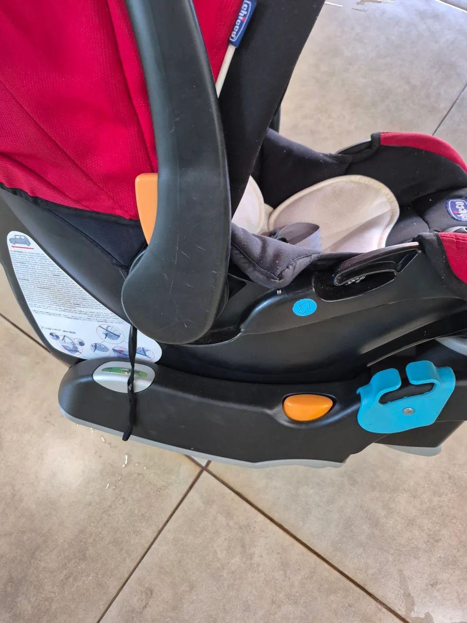 Bebê conforto com base Chicco cor vermelho - Foto 2