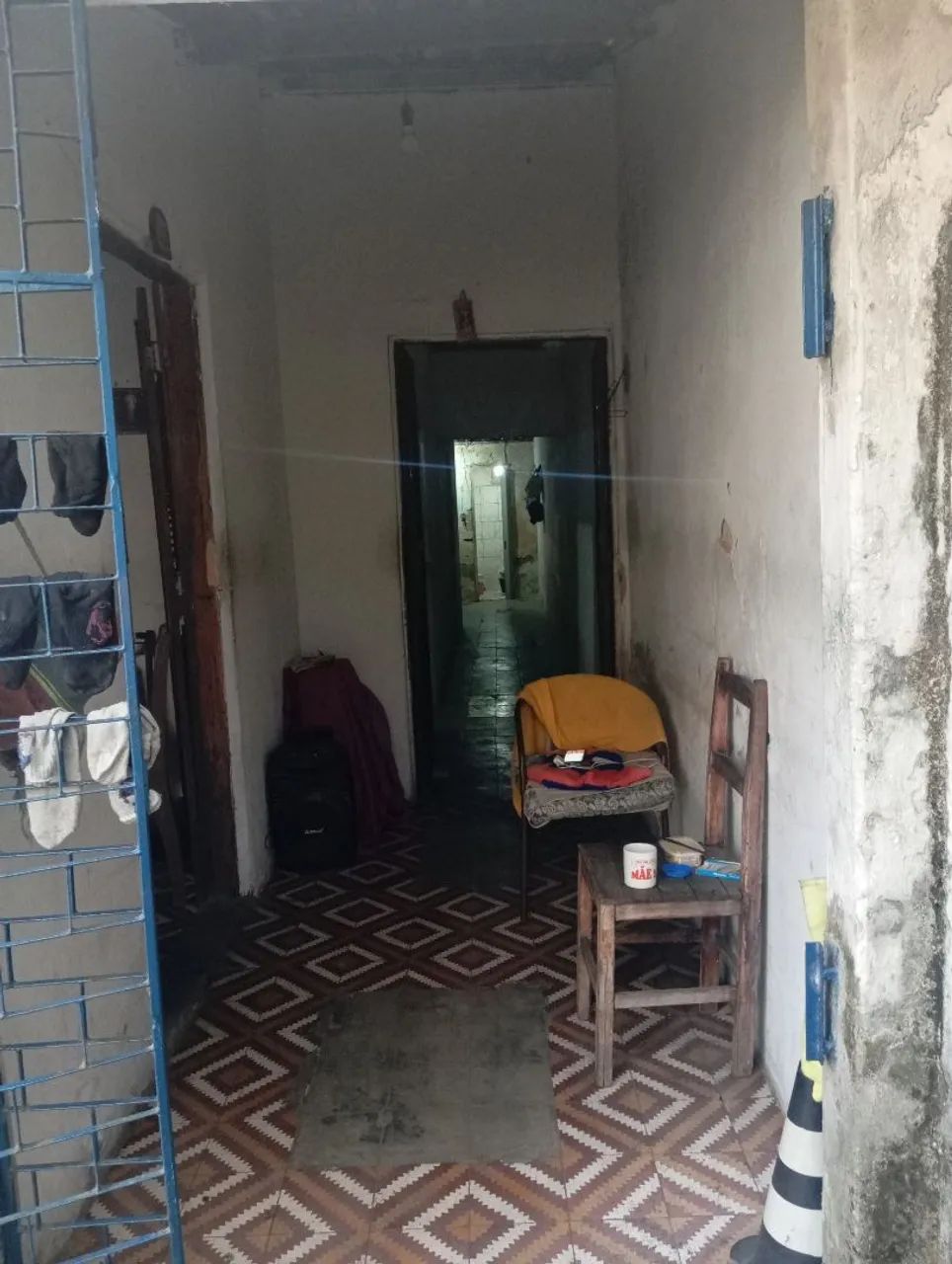 Vende-se casa no Monte Castelo com 2 quartos, extensa área de fundo e com área de frente. - Foto 3