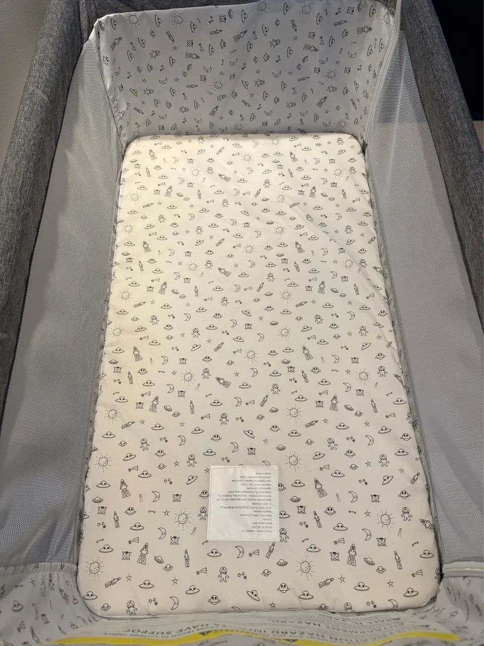 Berço portátil co-bed com 4 rodas e balanço fácil de transportar impecável - Foto 5