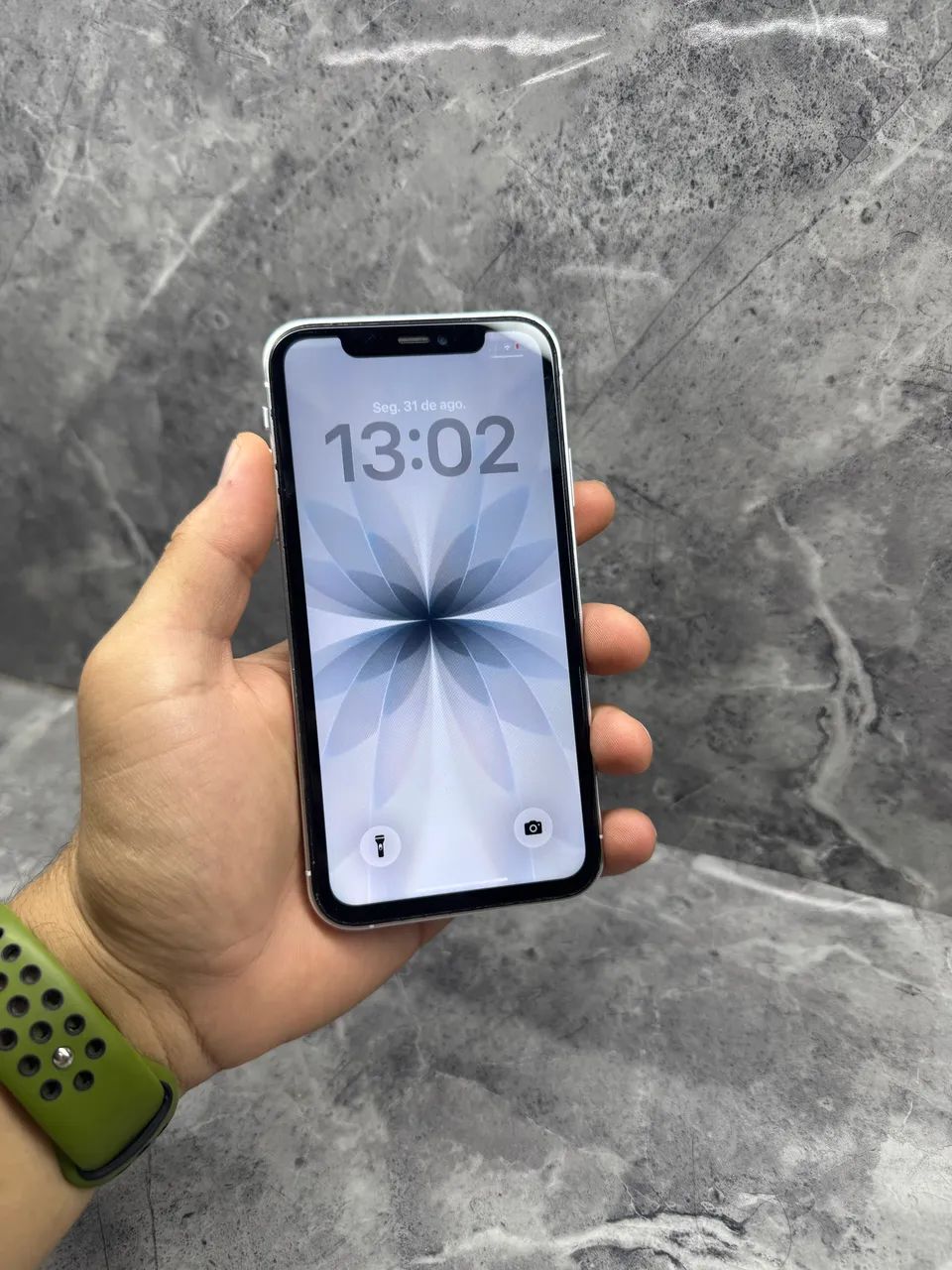 iPhone 11 na carcaça do 17 Pro  - Foto 2