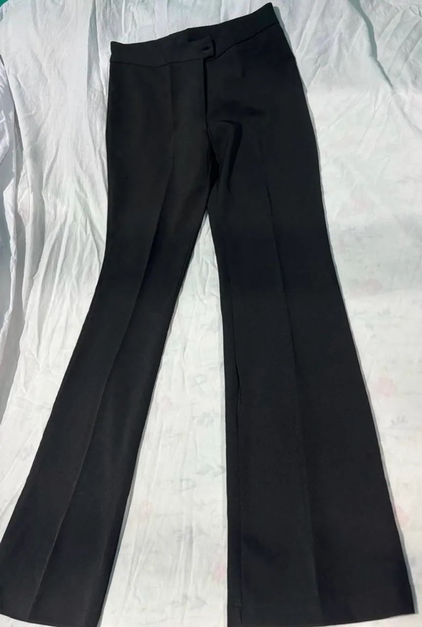 Calça preta
