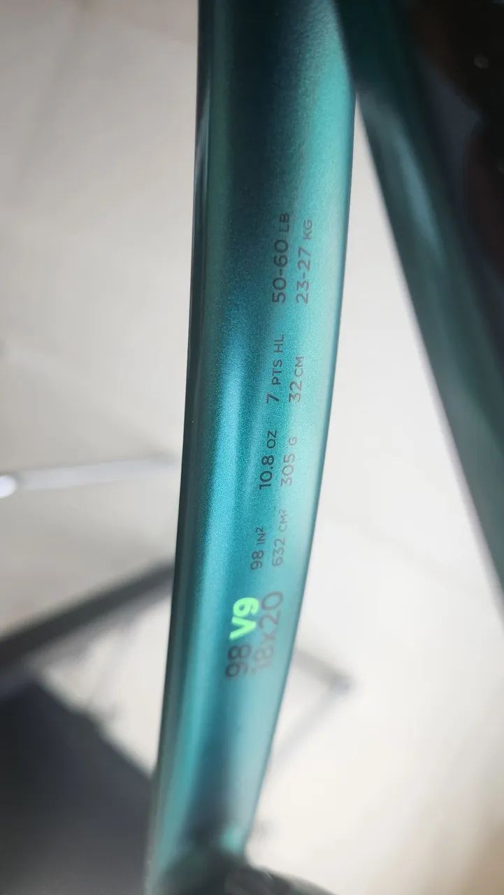 Raquete de tênis Wilson Blade V9 praticamente nova - Foto 2