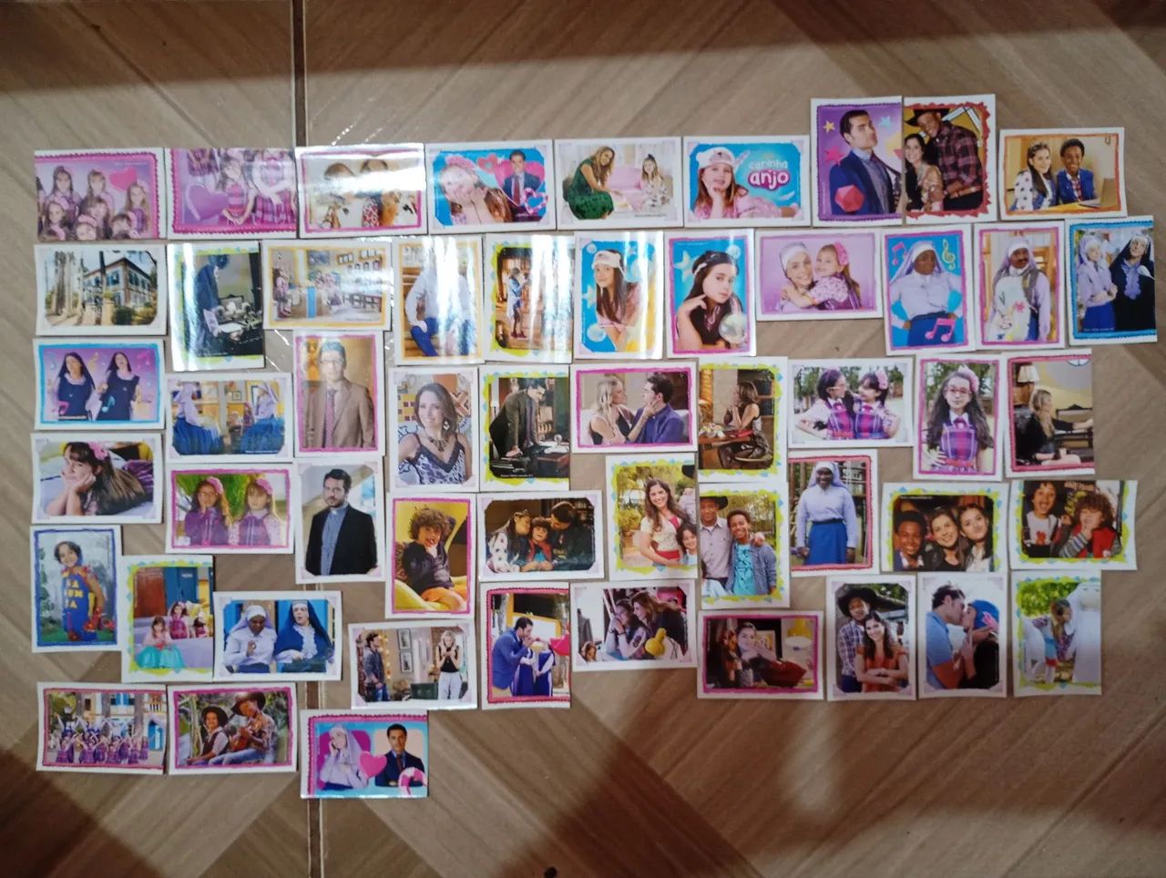 Lote de figurinhas da Novela Carinha de anjo  - Foto 2
