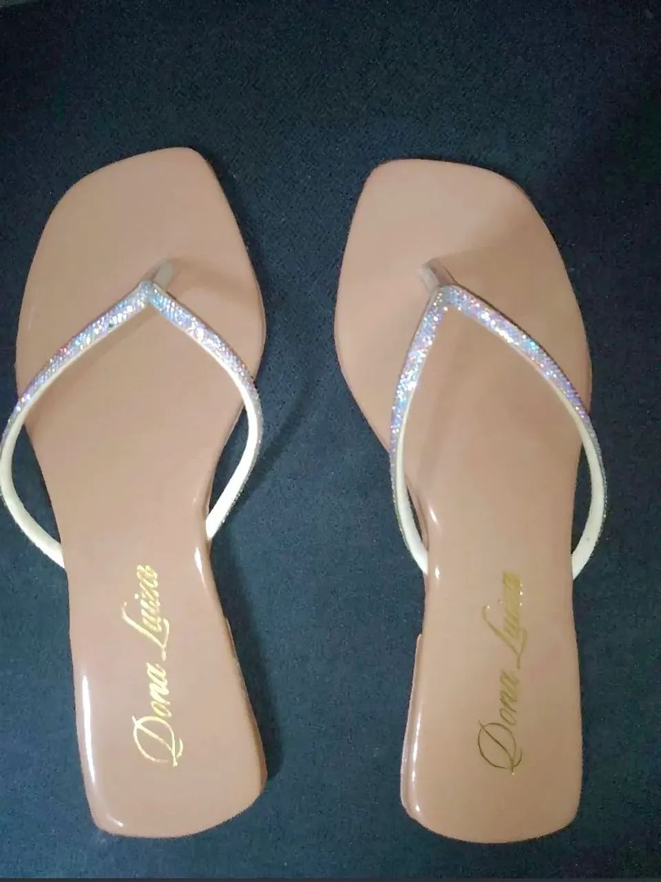 Rasteira Nude Chic com Tiras de Strass