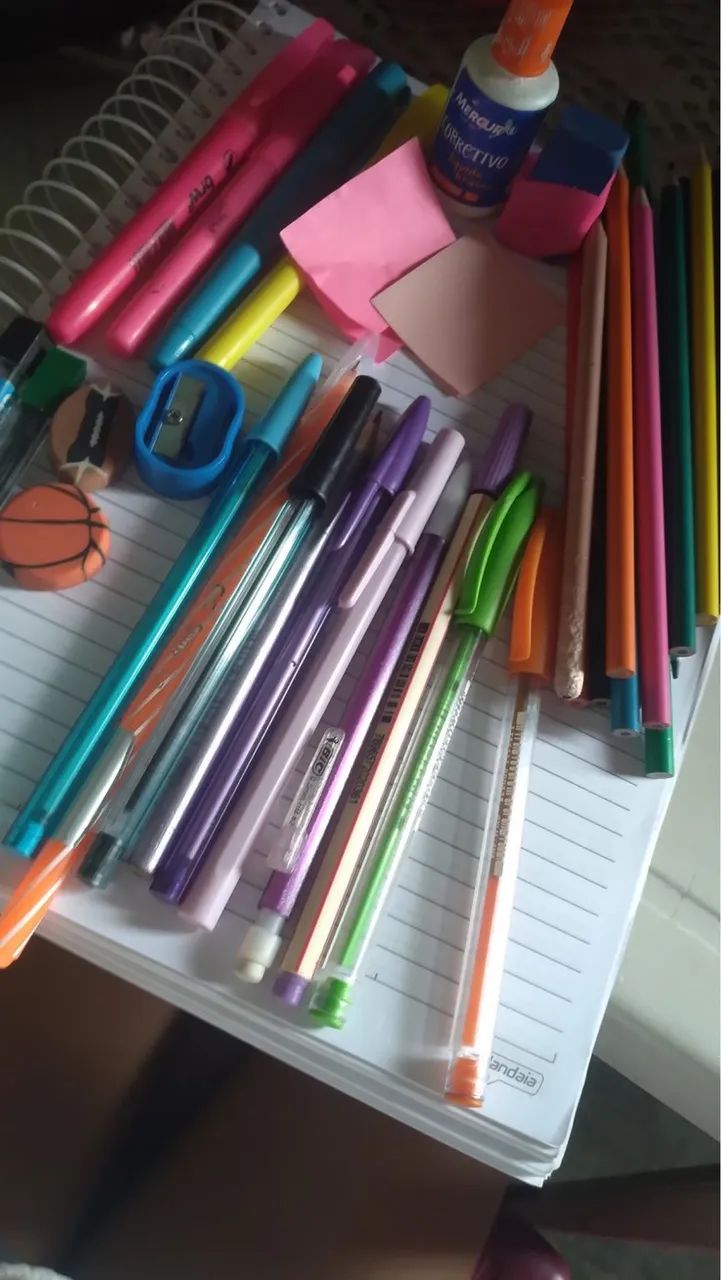 Artigos de papelaria usados 