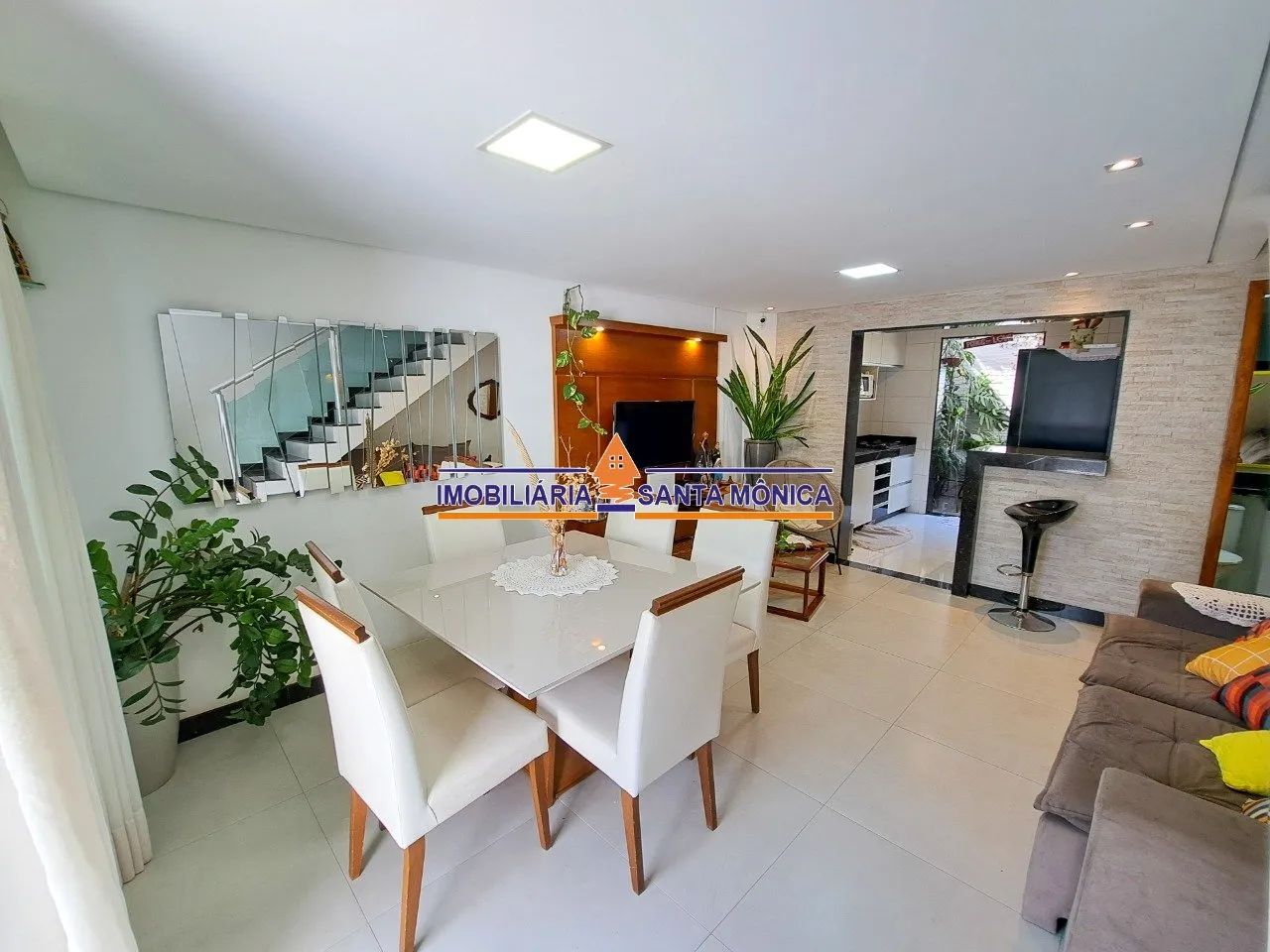Casa 3 quartos com suíte - Santa Mônica