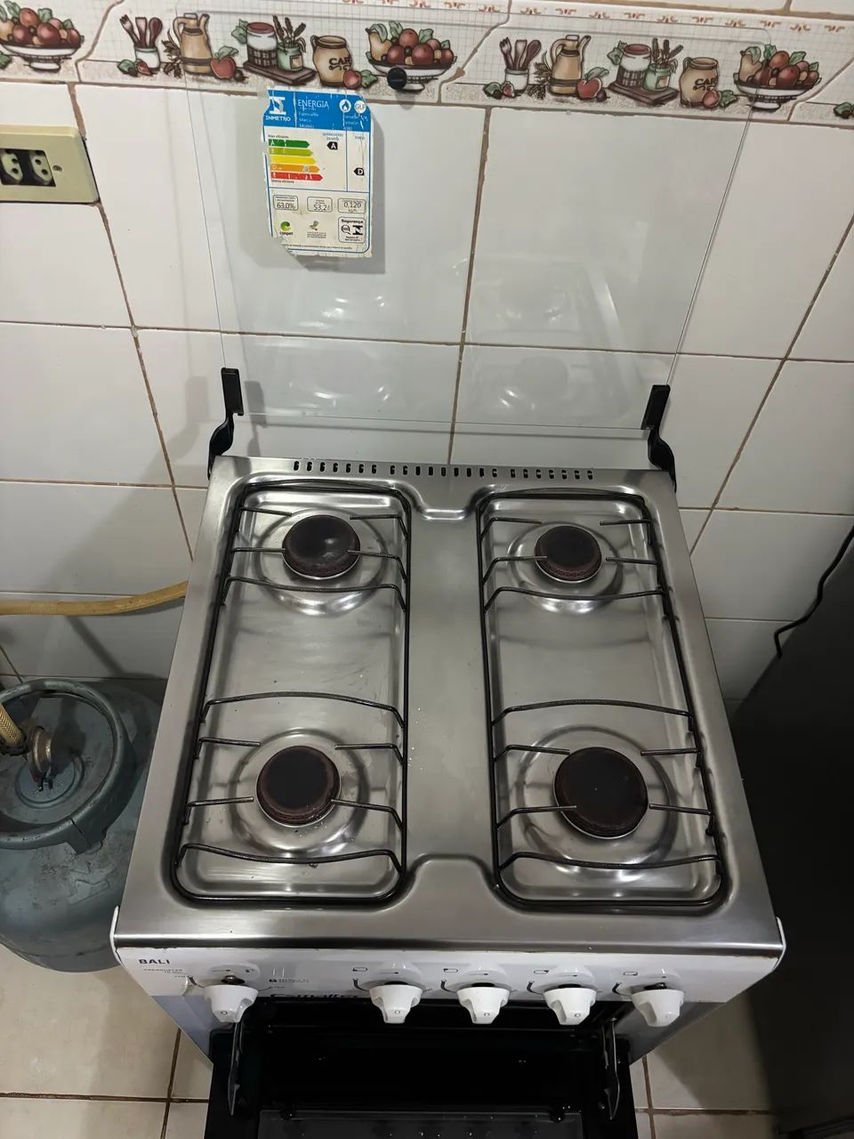 Fogão 4 bocas acendimento automático. 