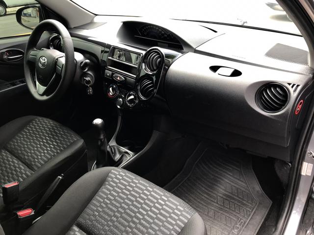 Toyota Etios sedan 1.5 2016 - Foto 8