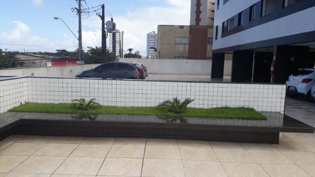 Prédio localizado a 100 m da Avenida Fernandes Lima Enfrente ao Quartel - Foto 2