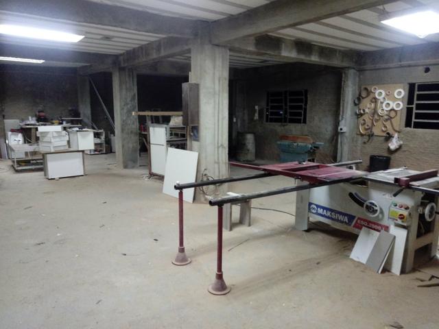 Serra circular com eixo inclinavel