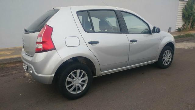 Vendo ou troco Renault Sandero 1.0 - Foto 2