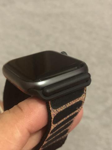 Vende-se apple watch series 4 44mm - Foto 5