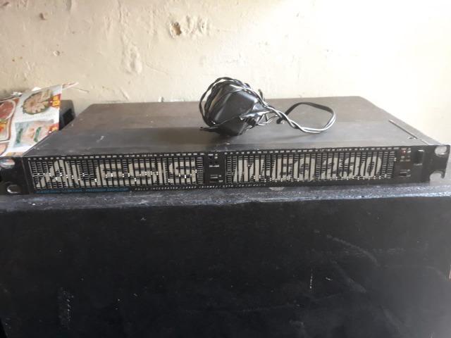 Equalizador alesis M- EQ 230 , 30 bandas