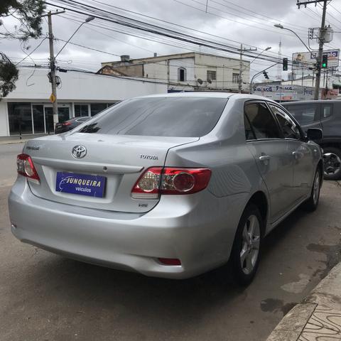 Toyota Corolla Gli 1.8 Automático 2013 - Foto 3