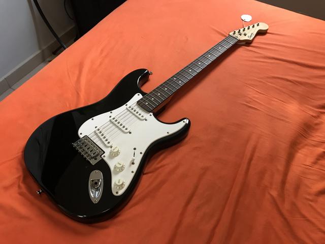 Guitarra Fender Squier Bulet - Foto 5
