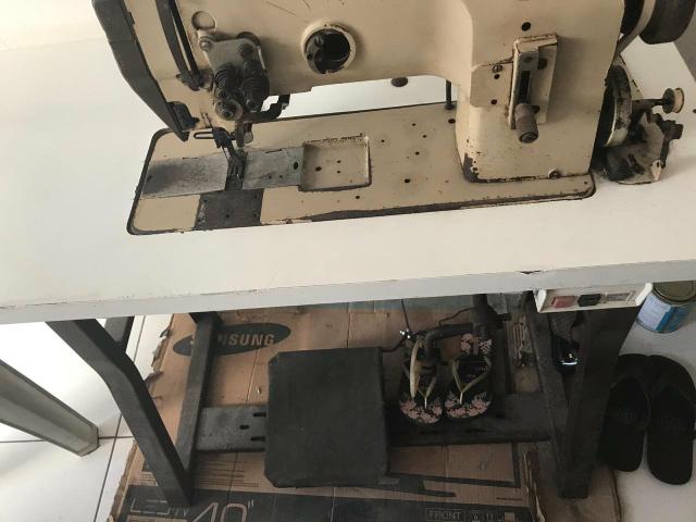 Máquina de costura reta funcionando - Foto 4