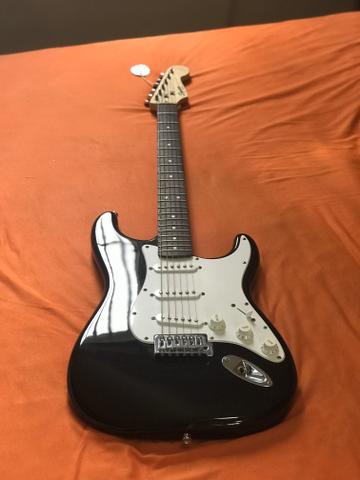 Guitarra Fender Squier Bulet