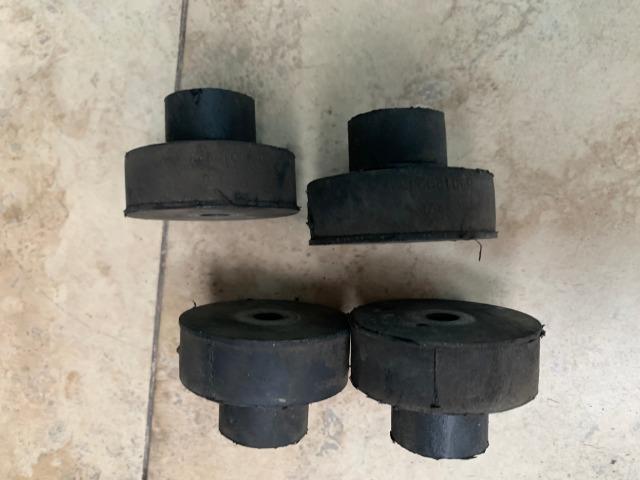 Suporte do radiador iveco 35s14 original cada 40 reais - Foto 5