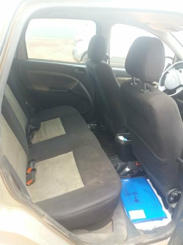 Vende-se Fista sedã - Foto 6