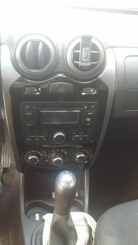 Vendo ou troco Sandero 2014 1.6 8v 61.000km - Foto 5