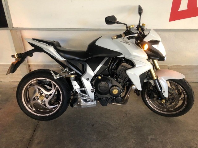 R$45.000 CB 1000R 2014.