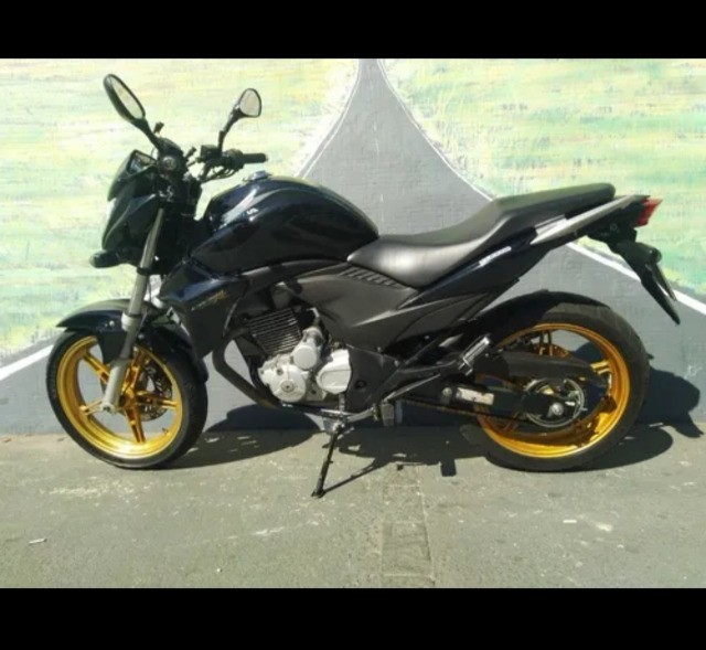 HONDA CB 300R 2015