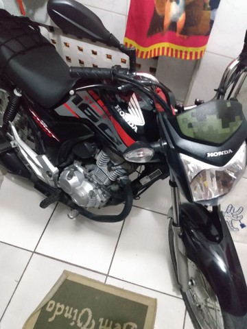 VENDO MOTO SEMI NOVA