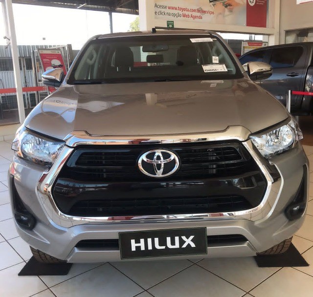 TOYOTA HILUX CD 4X2 SRV AUTOMÁTICO 21/21