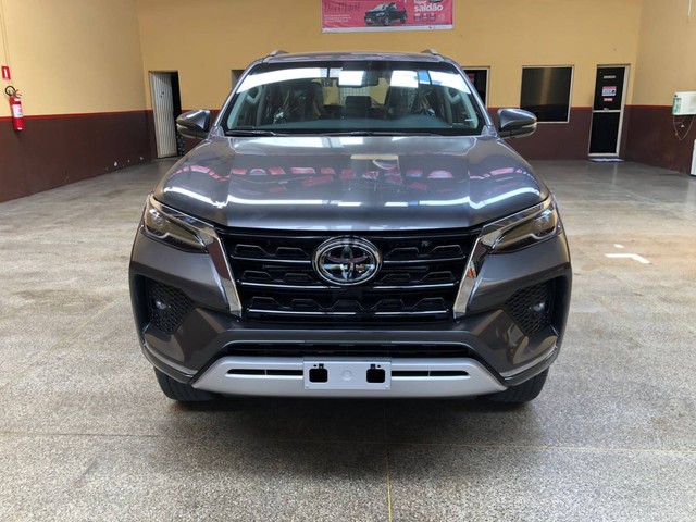 HILUX SW4 2021/2021 2.8 D-4D TURBO DIESEL SRX 7L 4X4 AUTOMÁTICO