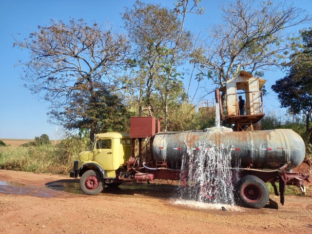 CAMINHÃO PIPA