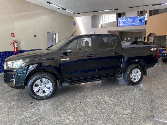 TOYOTA HILUX 2019 2.8 SR 4X4 CD 16V DIESEL 4P AUTOMÁTICO