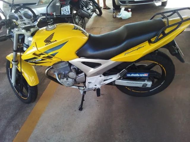 Honda CBX 250 Twister 2008 Cinza, KM Motos