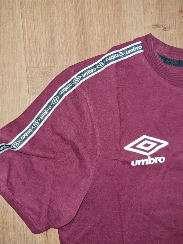 Camiseta Umbro logo Diamond - Foto 2