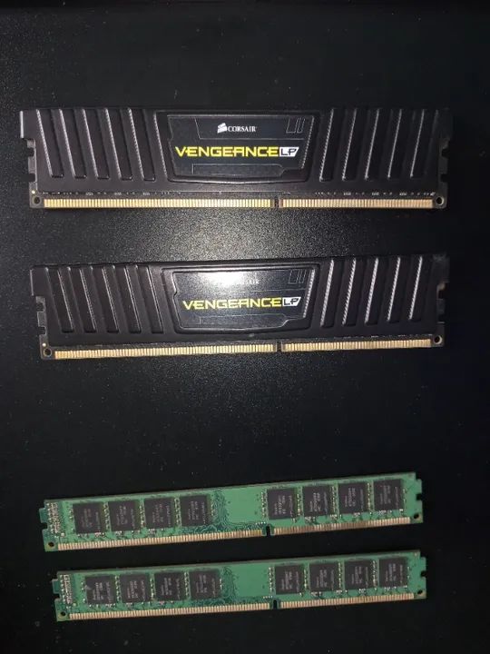 Memórias Ram ddr 3 Corsair e Kingston (4 gb cada)