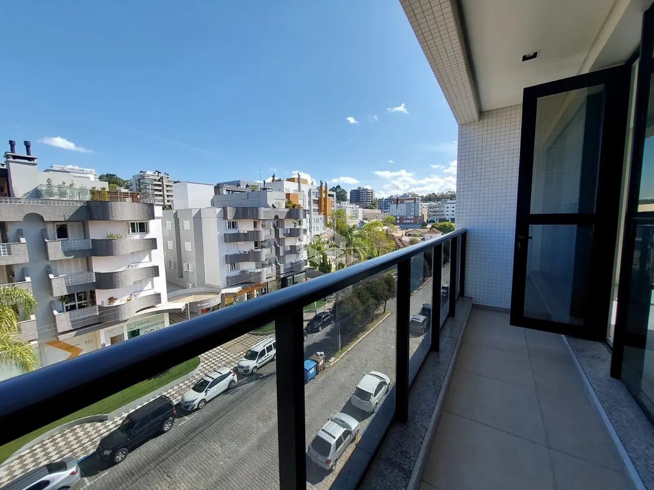 Ampla sala de escritório no centro de Garibaldi com vaga de garagem. - Foto 5