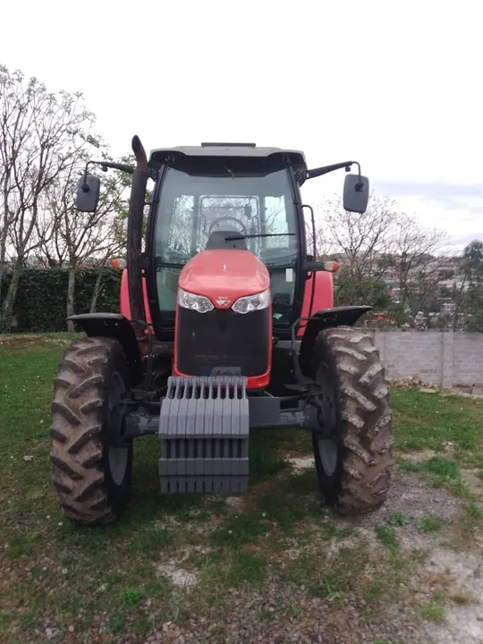 Trator MF6713R