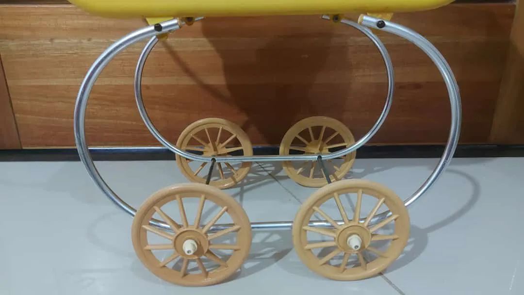 Carrinha de boneca antigo  - Foto 4