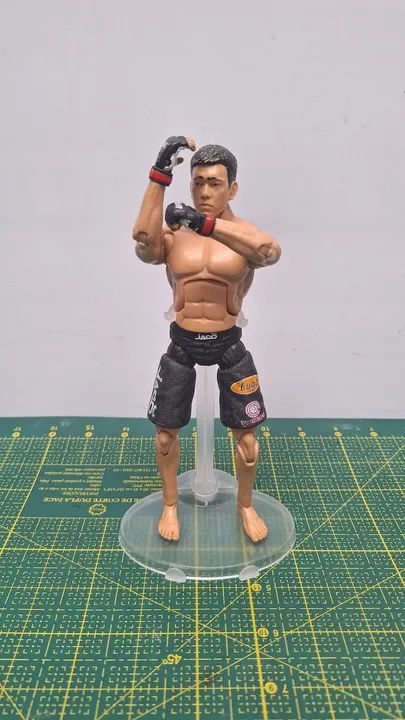 Boneco UFC Lyoto Machida original