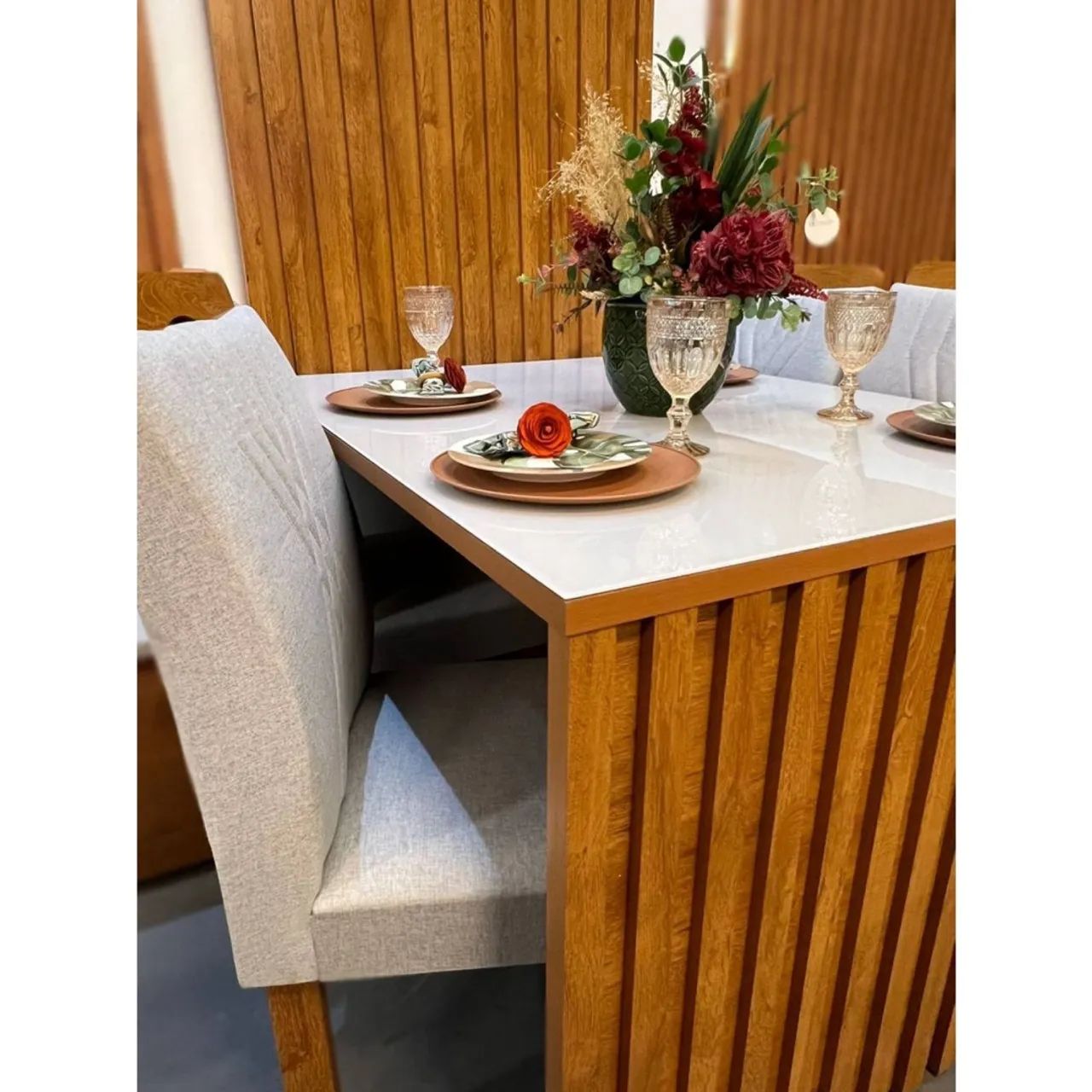 Mesa de Jantar + Painel Ripado com 4 Cadeiras p76 - Foto 5
