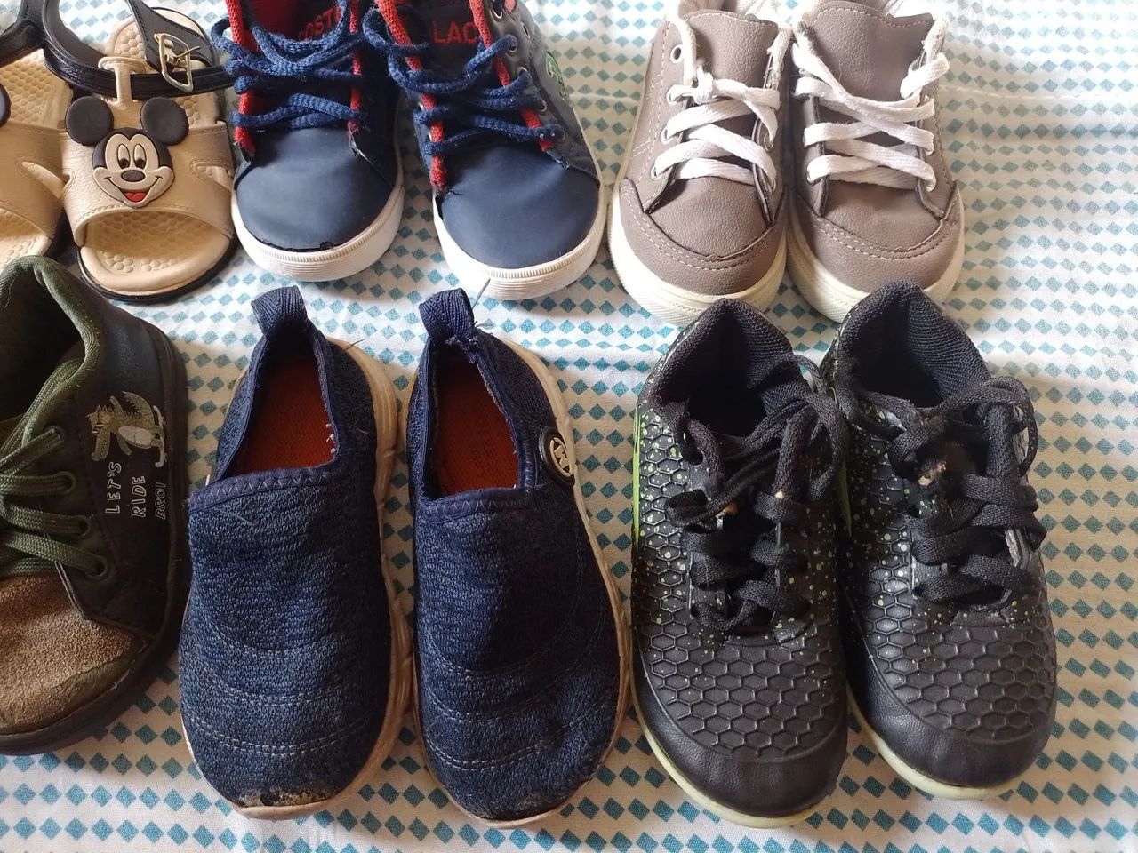 Lote calçados menino 8 pares - Foto 4