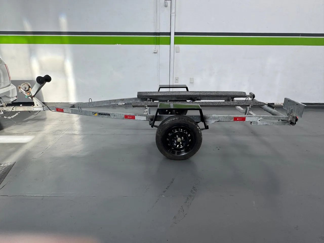 Carreta para jet ski galvanizada , reformada . - Foto 3