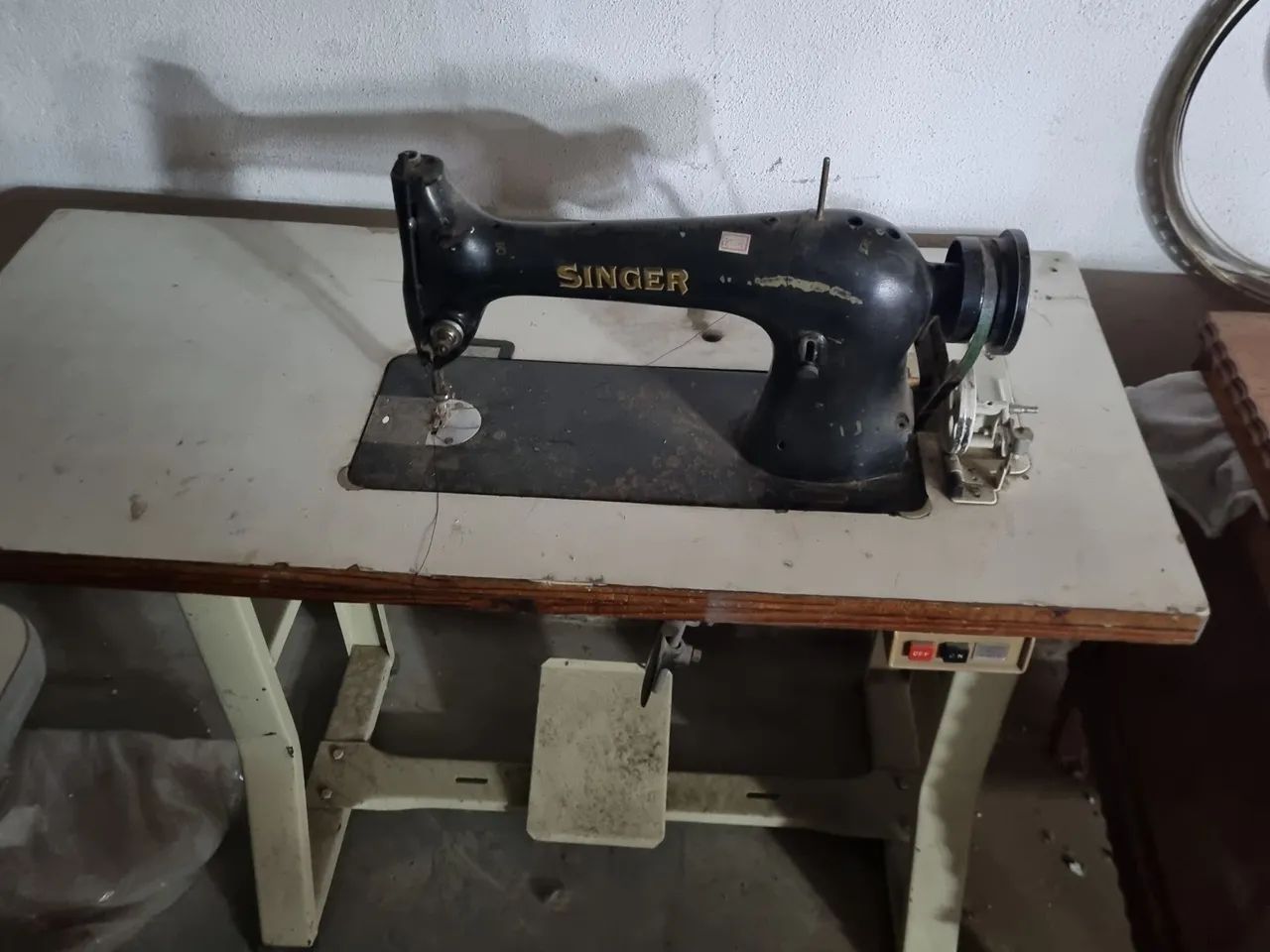 Máquina de Costura Singer modelo 3115