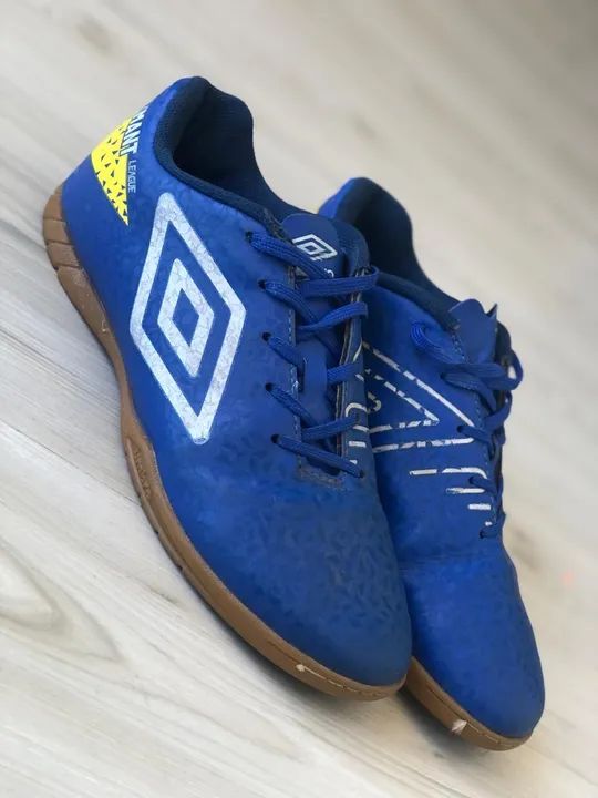 Chuteiras Umbro Futsal - Azul - tamanho 38 - Foto 2