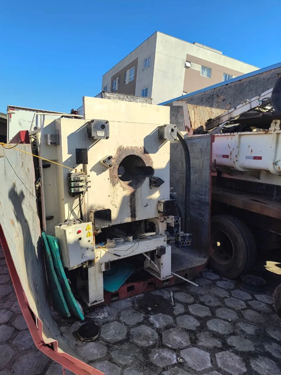 Máquina Injetora Plastico Meglio 1320/240 ano 2016 - Foto 4