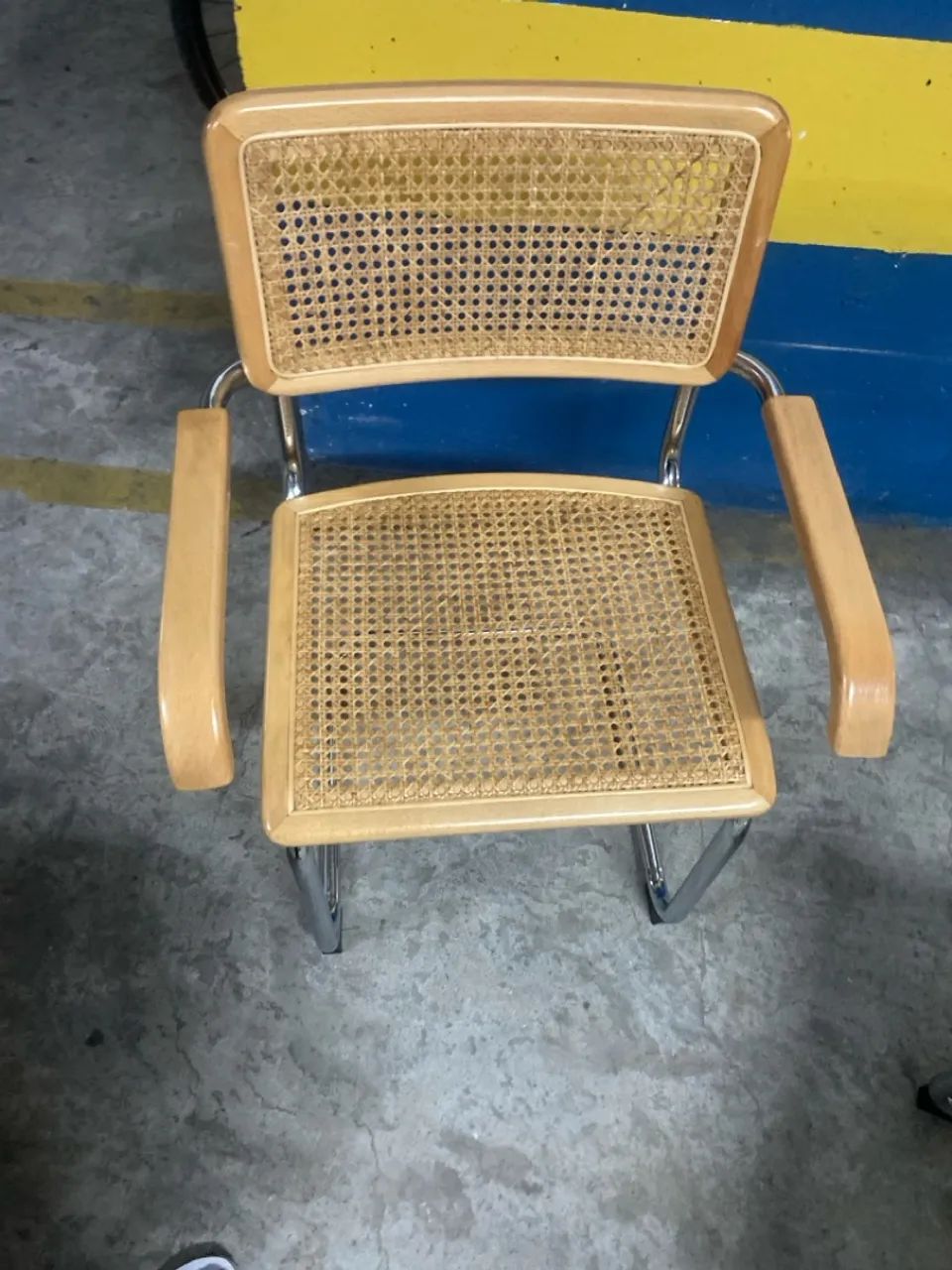 Cadeira em palhinha design CESCA