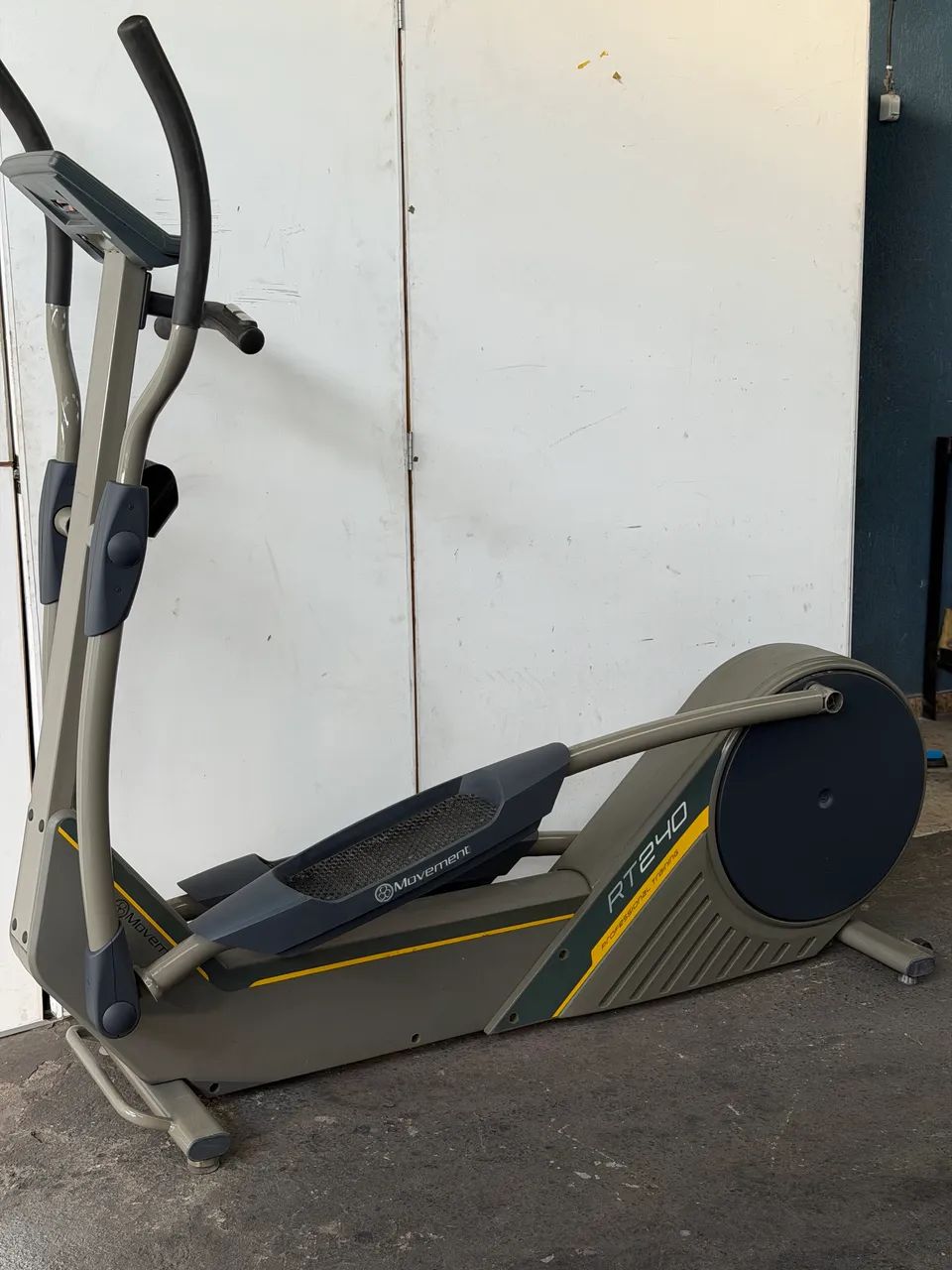ELIPTICO RT 240- MOVIMENT - PROFISSIONAL 64960456243203120